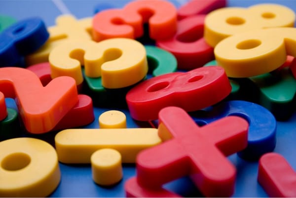 Forecast any number with eight forecasting algorithms